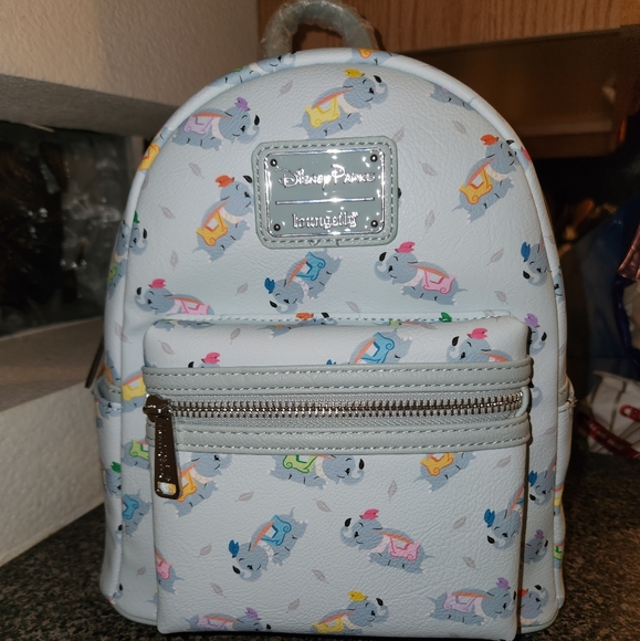 DUMBO Disney Loungefly Bag - Picture 1 of 5
